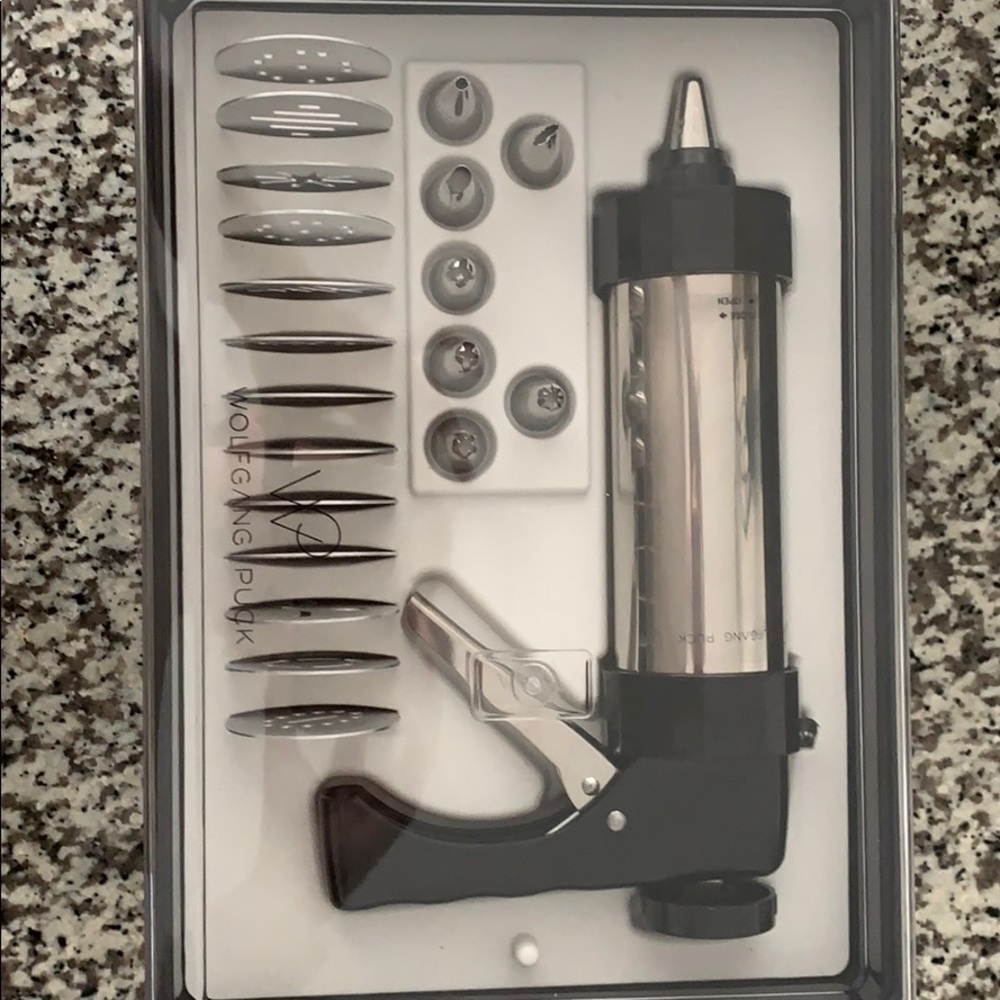 BRAND NEW Wolfgang Puck Cookie Press!